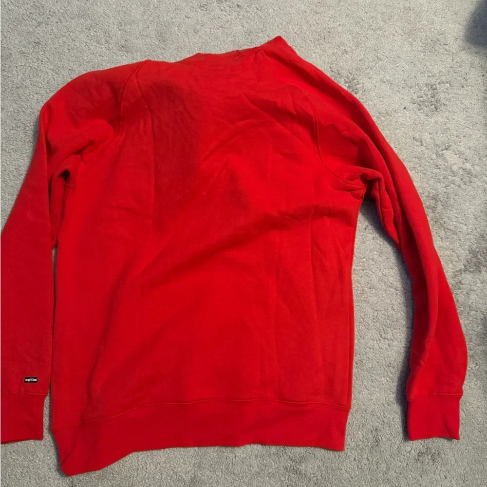 Flag Nor Fail Hustle red hoodie with white lettering. - Picture 5 of 6